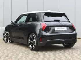 MINI Hatchback (2026) thumbnail 2
