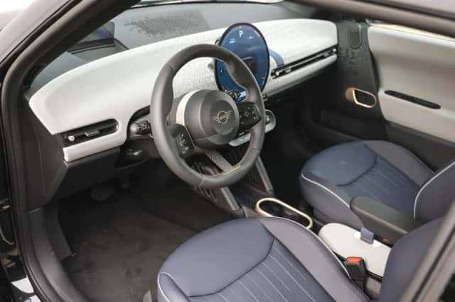MINI Hatchback (2026) thumbnail 3