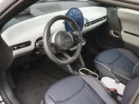 MINI Hatchback (2026) thumbnail 3