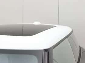 MINI Hatchback (2026) thumbnail 4