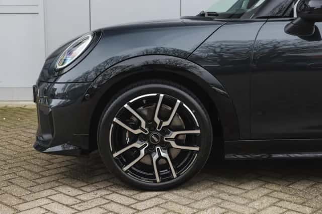 MINI Cabrio (2026) thumbnail 4