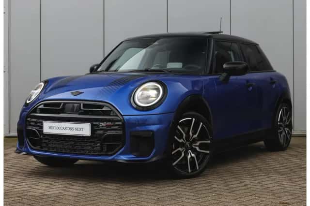 MINI Hatchback (2025) thumbnail 1