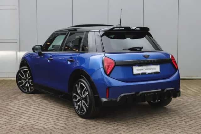 MINI Hatchback (2025) thumbnail 2