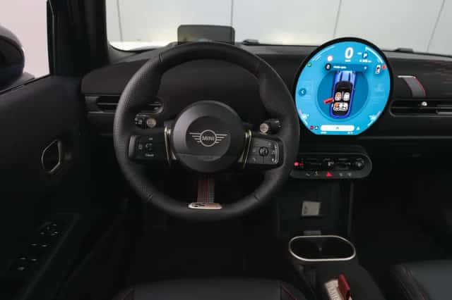MINI Hatchback (2025) thumbnail 3