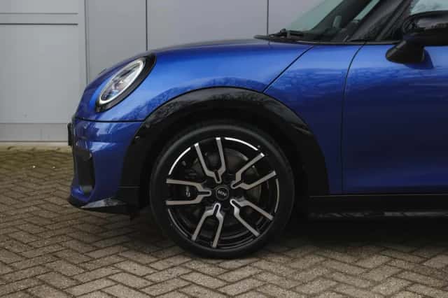 MINI Hatchback (2025) thumbnail 5