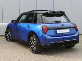 MINI Hatchback (2024) thumbnail 2