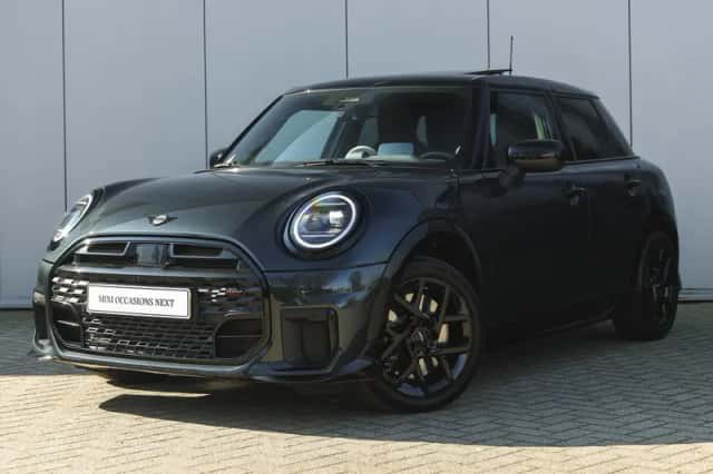 MINI Hatchback (2026) thumbnail 1