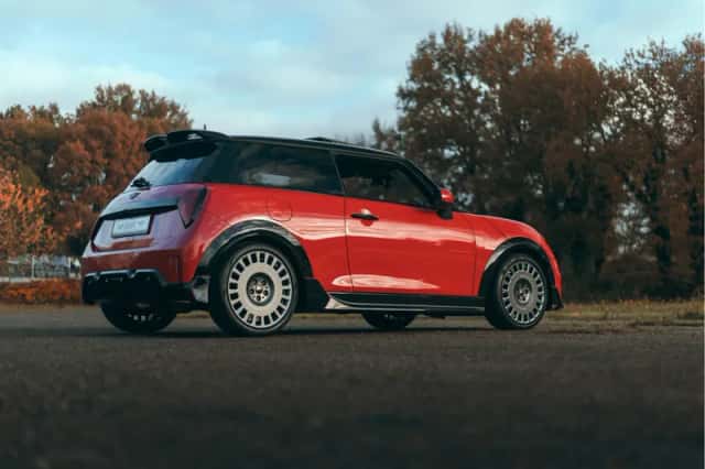 MINI Hatchback (2025) thumbnail 3
