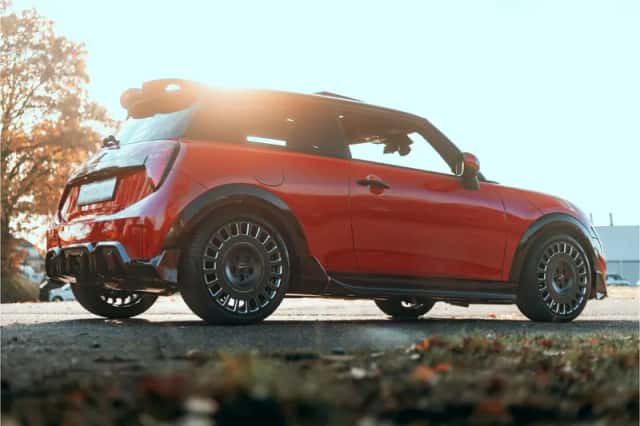MINI Hatchback (2025) thumbnail 6