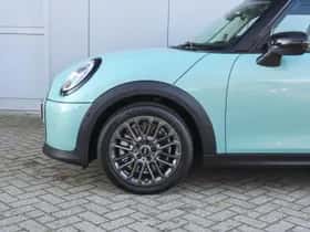 MINI Hatchback (2025) thumbnail 4