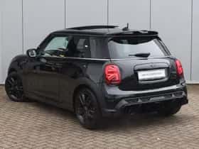 MINI Cooper (2024) thumbnail 2