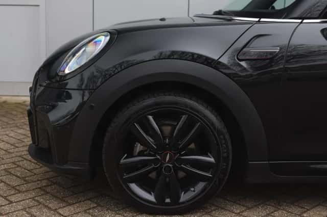 MINI Cooper (2024) thumbnail 5