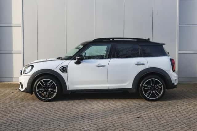 MINI Countryman (2018) thumbnail 5
