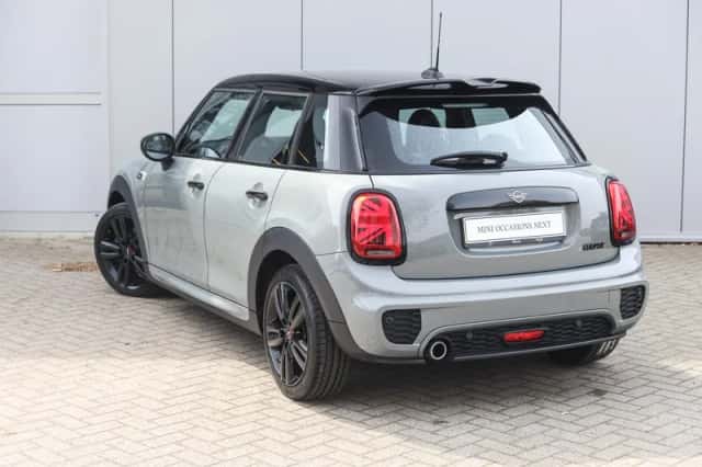 MINI Hatchback (2021) thumbnail 2