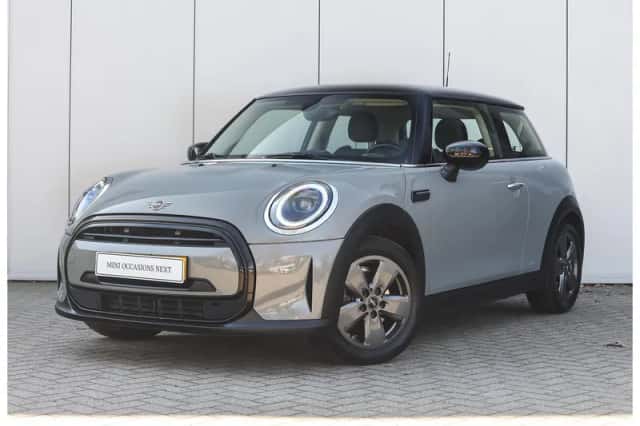 MINI Hatchback (2023) thumbnail 1