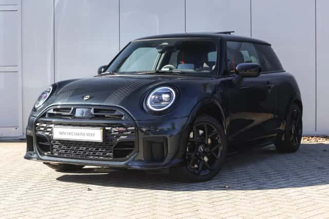 MINI Hatchback (2026) thumbnail 1