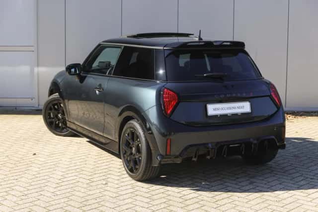 MINI Hatchback (2026) thumbnail 2