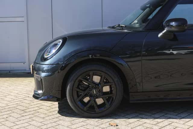 MINI Hatchback (2026) thumbnail 5