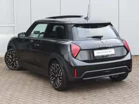 MINI Hatchback (2026) thumbnail 2