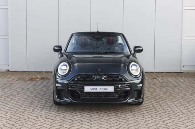 MINI Cabrio (2026) thumbnail 5