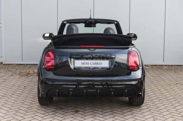 MINI Cabrio (2026) thumbnail 6