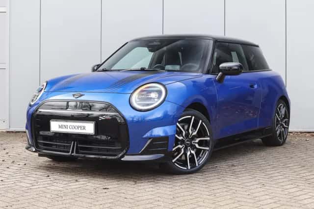 MINI Hatchback (2026) thumbnail 1