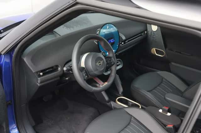 MINI Hatchback (2026) thumbnail 3