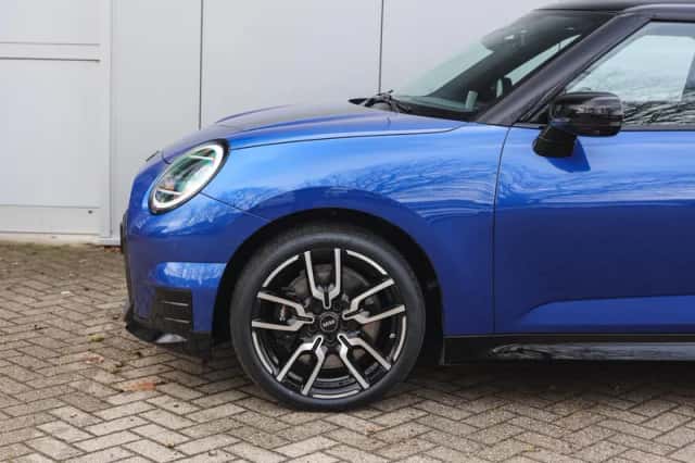 MINI Hatchback (2026) thumbnail 4