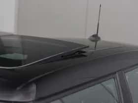 MINI Hatchback (2019) thumbnail 4
