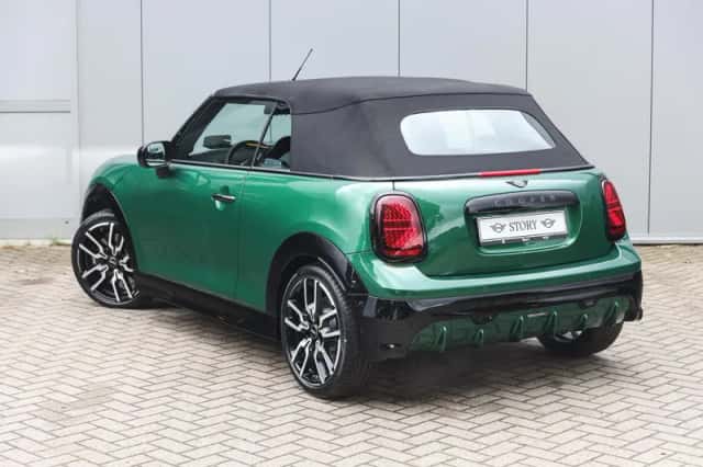 MINI Cabrio (2026) thumbnail 2