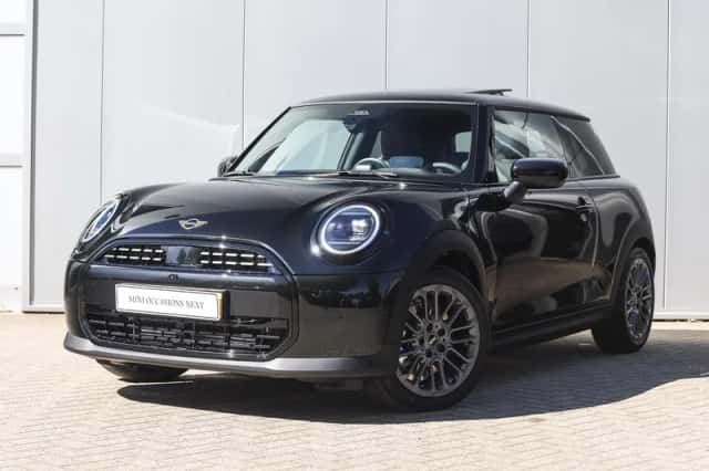 MINI Hatchback (2026) thumbnail 1