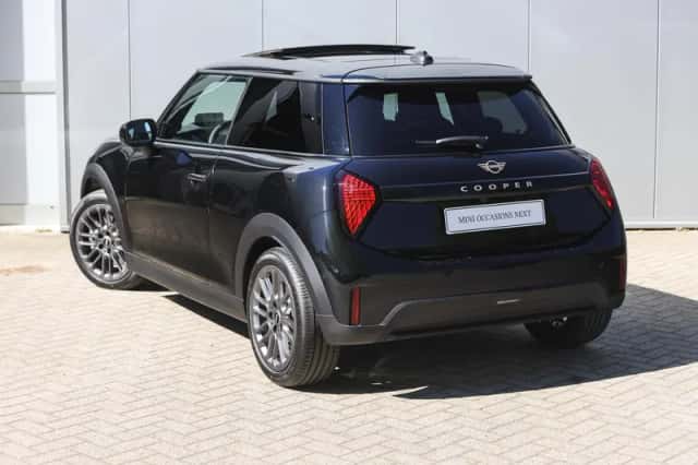 MINI Hatchback (2026) thumbnail 2