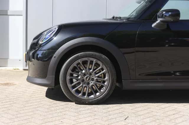 MINI Hatchback (2026) thumbnail 4