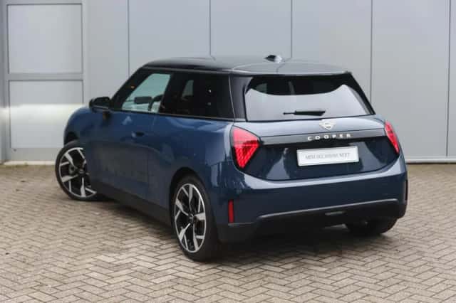 MINI Hatchback (2026) thumbnail 2
