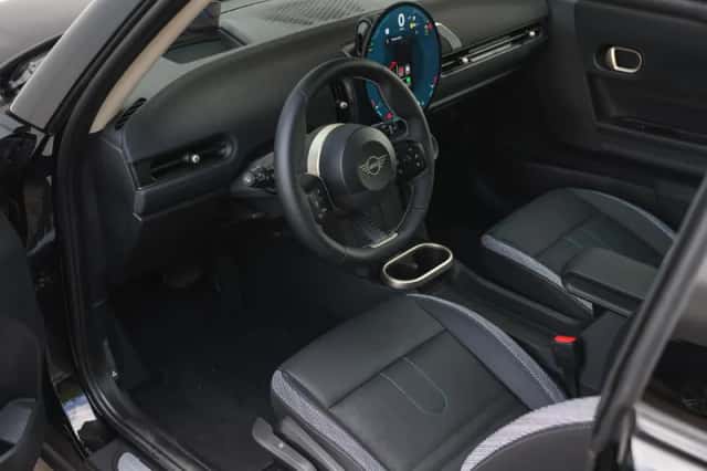 MINI Hatchback (2026) thumbnail 3