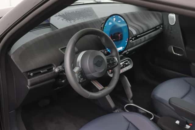 MINI Hatchback (2026) thumbnail 3