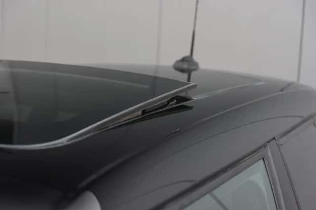 MINI Hatchback (2019) thumbnail 4