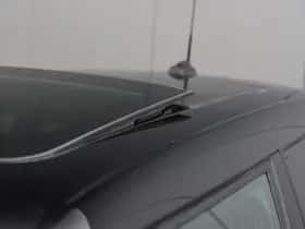 MINI Hatchback (2019) thumbnail 4