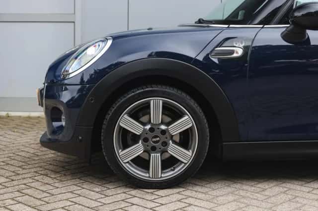 MINI Hatchback (2019) thumbnail 5