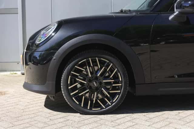 MINI Cabrio (2026) thumbnail 4