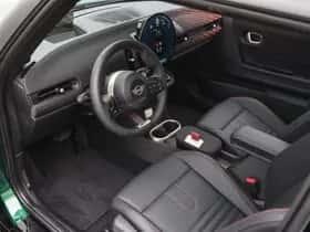 MINI Hatchback (2024) thumbnail 9