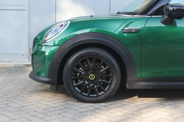 MINI Electric (2022) thumbnail 3