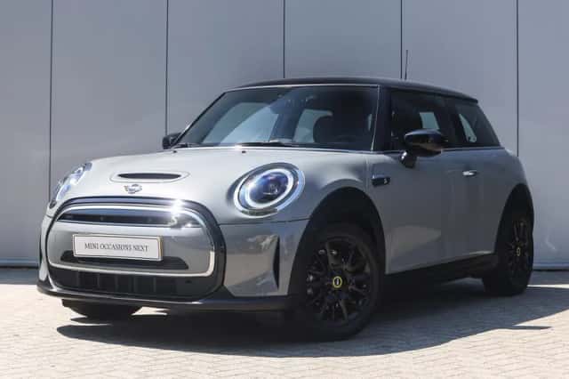 MINI Electric (2022) thumbnail 1