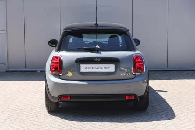 MINI Electric (2022) thumbnail 5