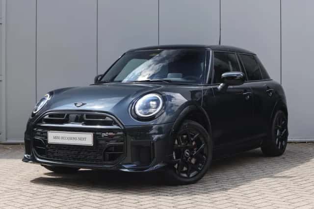 MINI Hatchback (2026) thumbnail 1