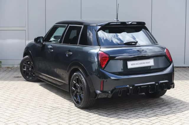 MINI Hatchback (2026) thumbnail 2