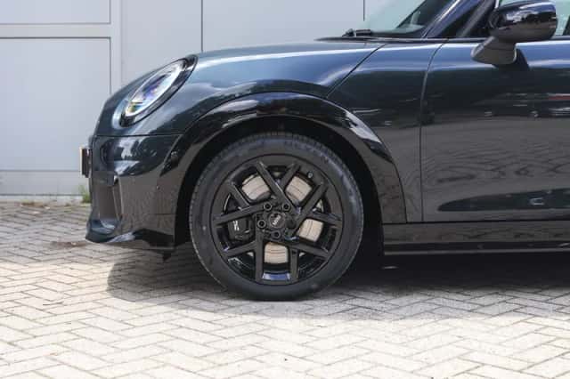 MINI Hatchback (2026) thumbnail 4