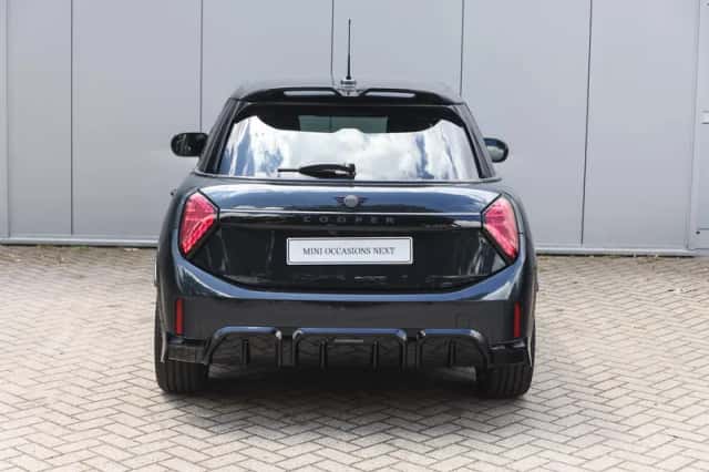 MINI Hatchback (2026) thumbnail 6