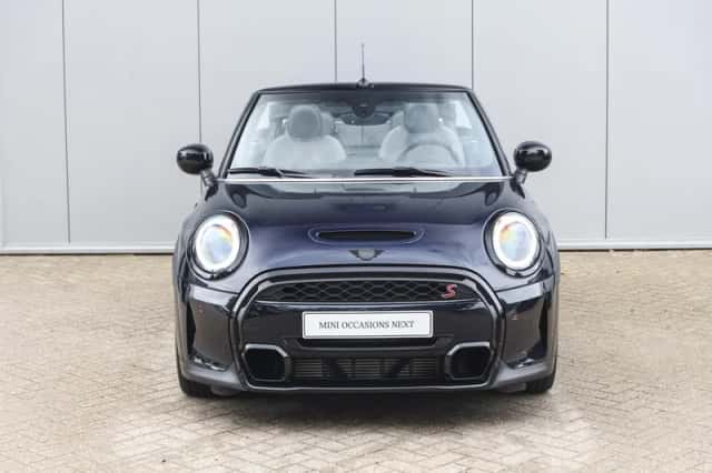 MINI Cabrio (2023) thumbnail 5