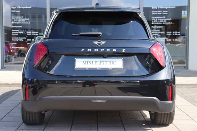 MINI Cooper (2026) thumbnail 6
